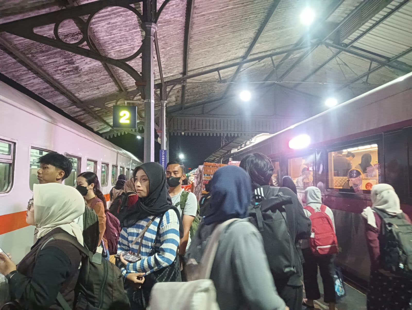 H-2 Lebaran, Penumpang Datang Tembus 107 Ribu, Stasiun Blitar Peringkat Kedua Paling Ramai