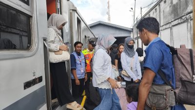 Terminal dan Stasiun Blitar Mulai Dipadati Penumpang, Didominasi Pemudik Luar Kota
