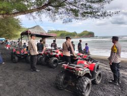 Ribuan Wisatawan Padati Pantai Serang, Polisi Tingkatkan Patroli dan Pengamanan