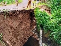 Jalan Penghubung Antar Dusun di Ngantang Ambles 12 Meter, Akses Warga Terputus
