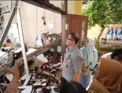 Atap Tiga Kelas SMKN 1 Ampelgading Ambruk, Dindik Jatim Targetkan Perbaikan Selesai Sebulan