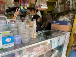 Harga Plastik Melonjak, Pedagang Kecil di Kota Batu Mulai Terhimpit