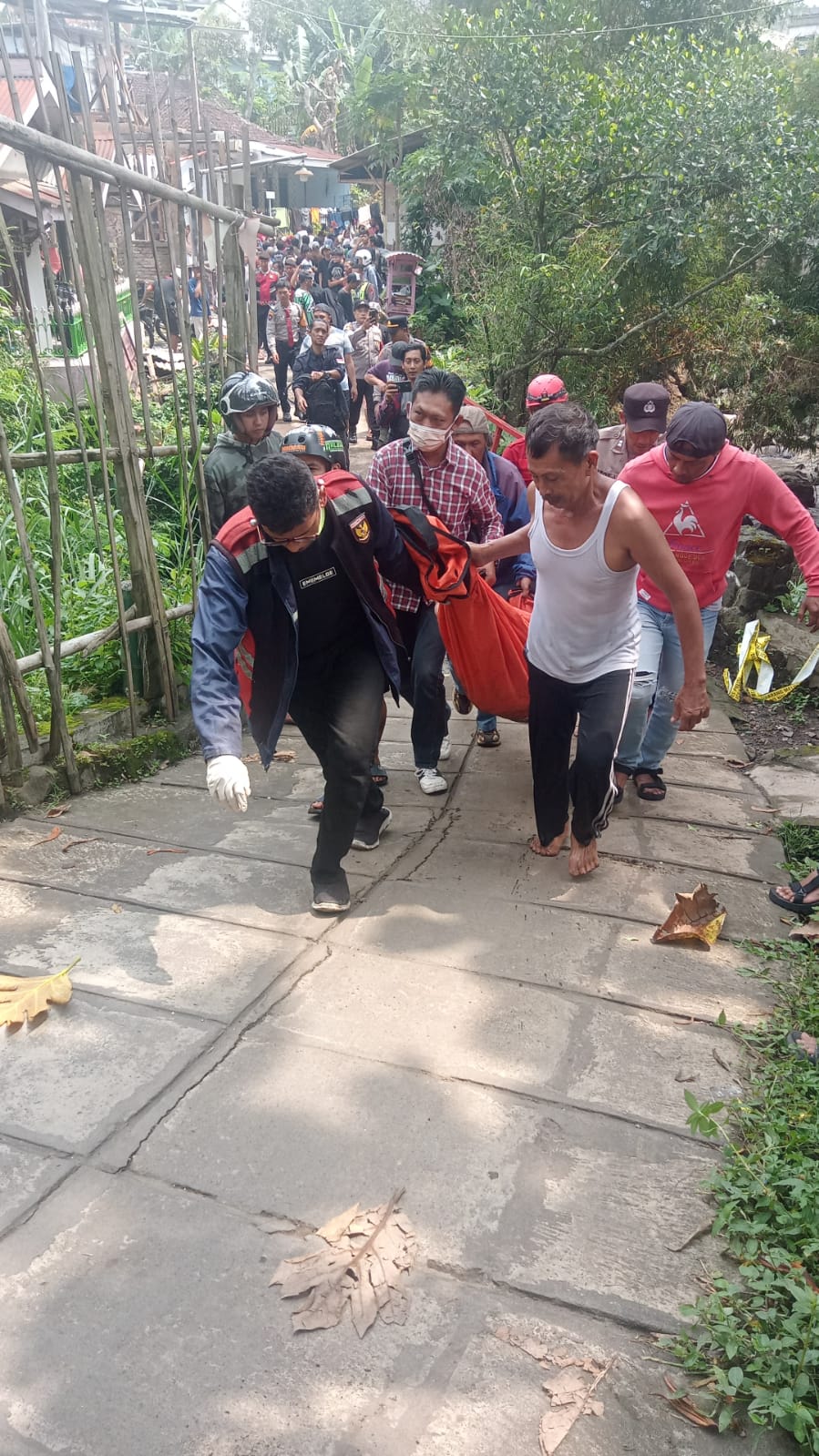 Diduga Terpeleset di Jembatan, Lansia di Sisir Batu Ditemukan Meninggal Dunia