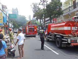 Diduga Korsleting Listrik, Surya Petshop di Kota Batu Terbakar