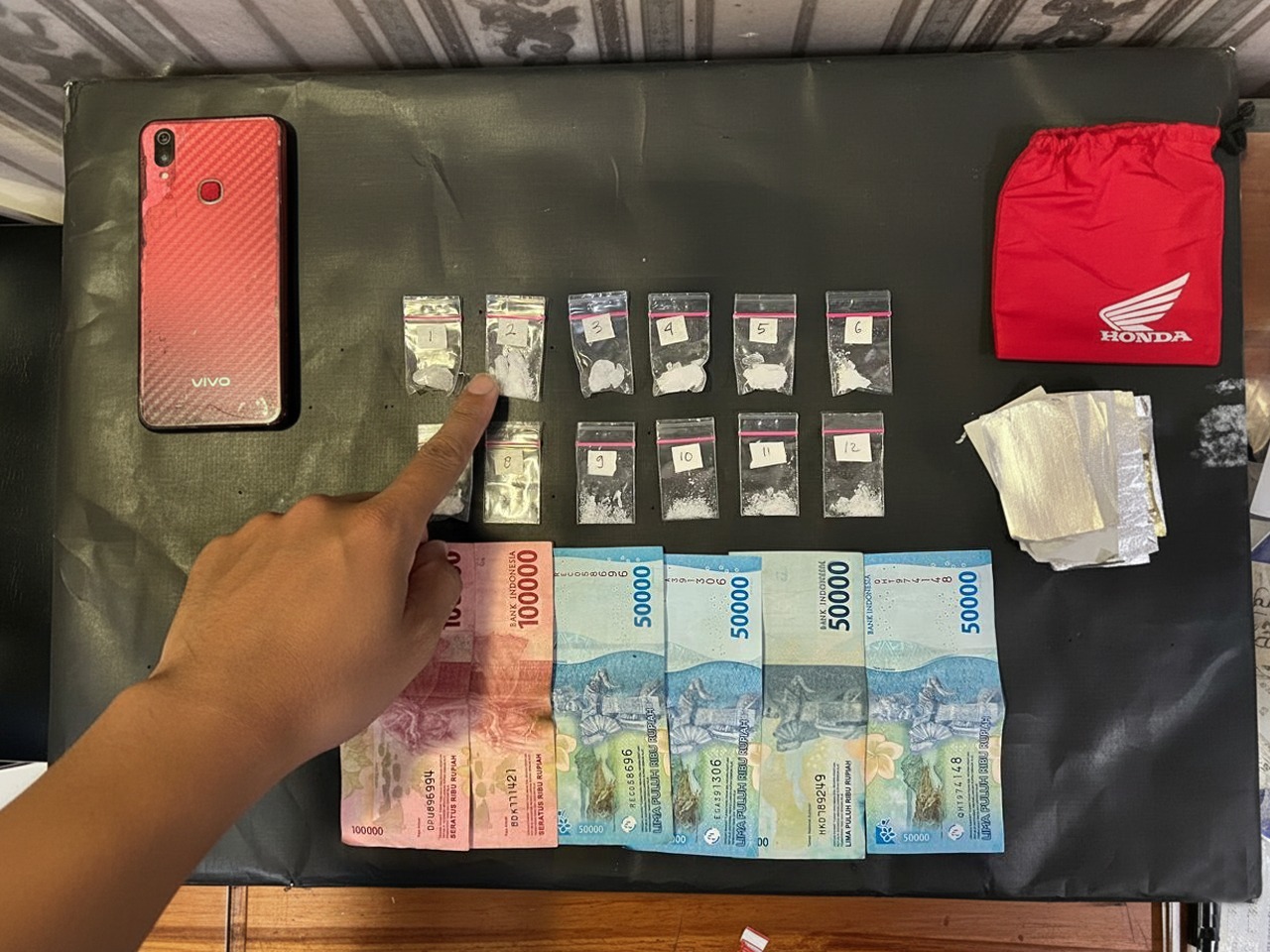 Satresnarkoba Polres Malang Tangkap Pengedar Sabu di Ampelgading, 12 Paket Disita