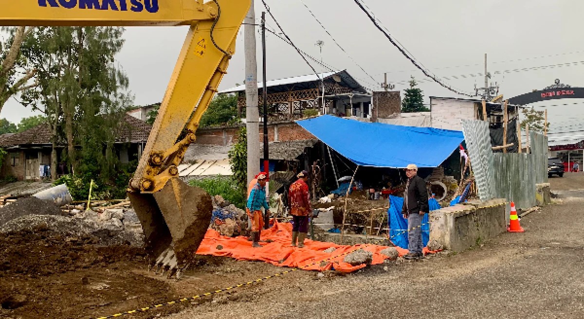 Akses Jembatan Wisata Mikutopia Diperlebar, Kades Tulungrejo Optimistis Dongkrak Ekonomi Desa