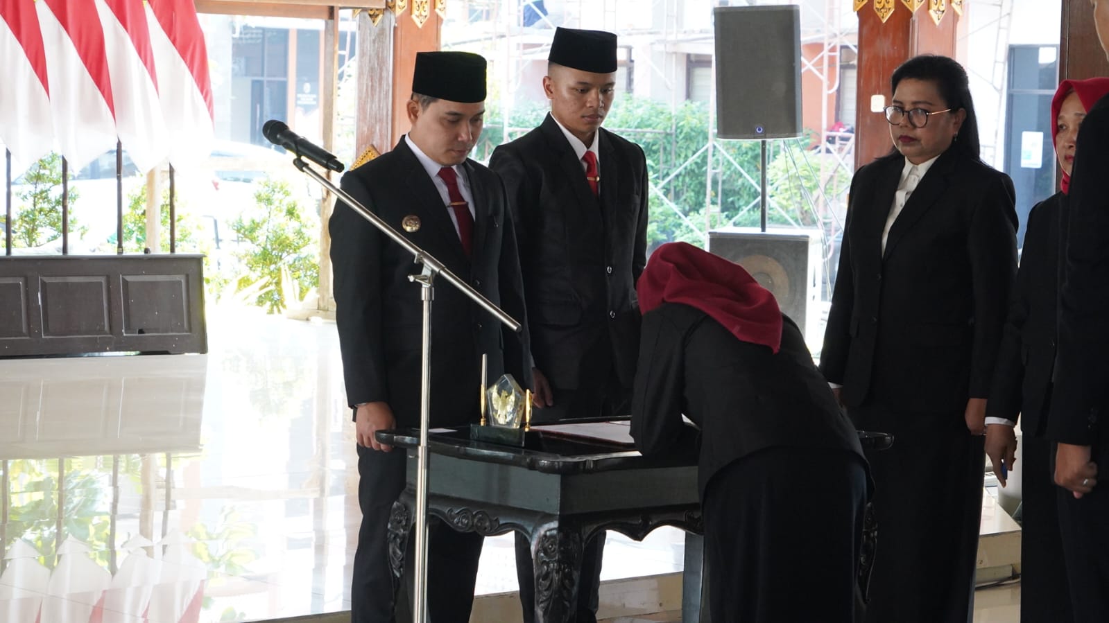 Bupati Mojokerto Lantik 91 PNS, Tekankan Profesionalisme dan Integritas ASN