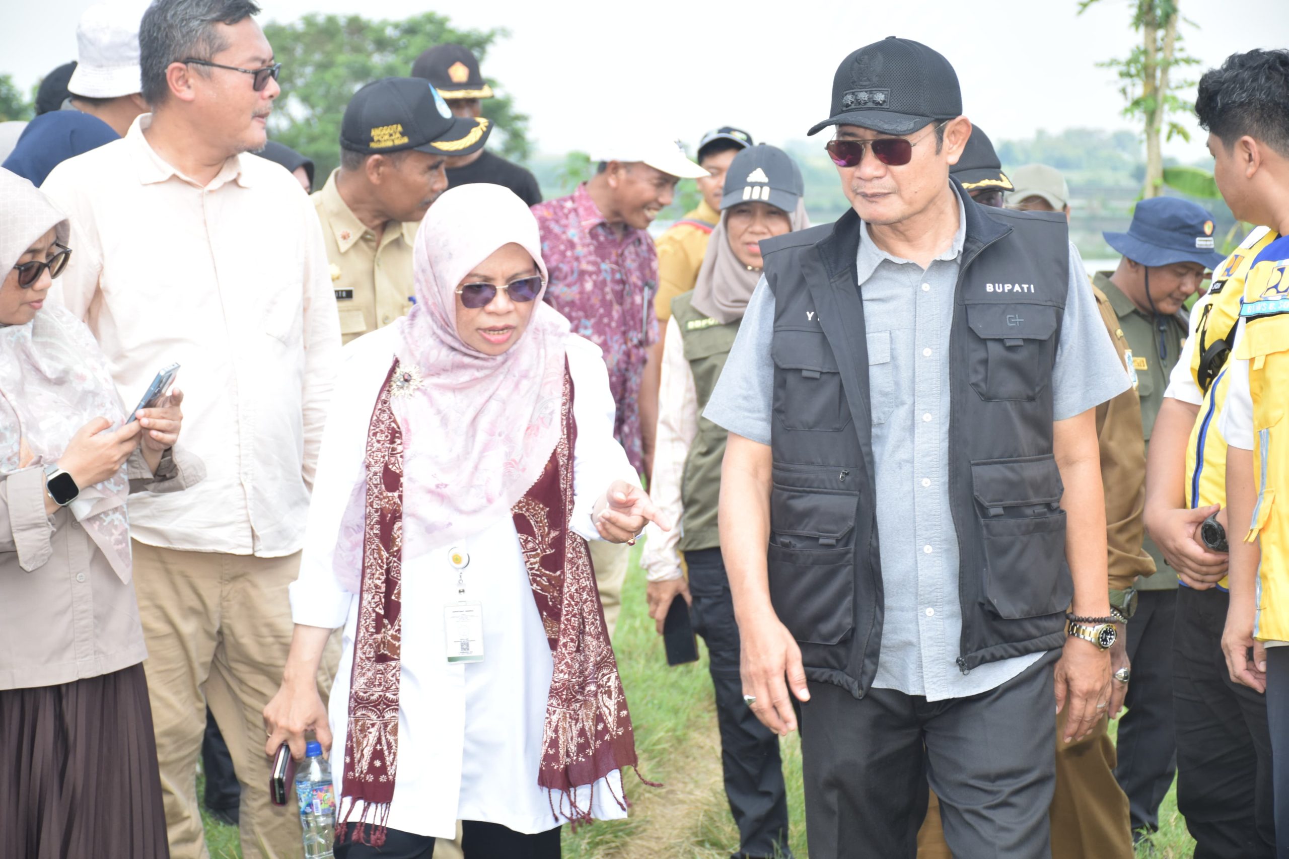 Hadapi El Nino Moderat, Dirjen Tanaman Pangan dan Bupati Lamongan Tinjau Optimalisasi Embung Sumenko