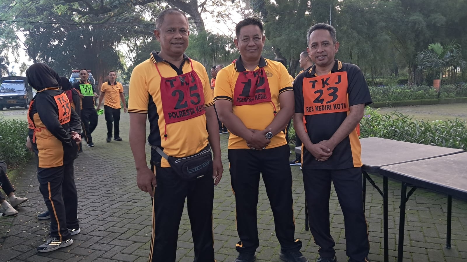 37 Personel Polsek Semen Jalani TKJ di Tirtoyoso Park, Uji Ketahanan Fisik untuk Tingkatkan Layanan