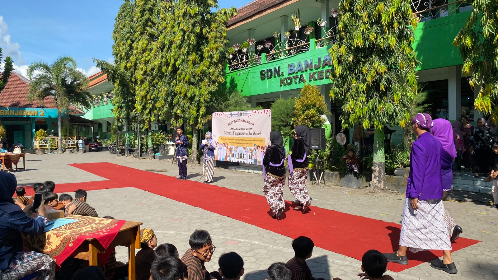 Semangat Raden Ajeng Kartini Menggema di SDN Banjaran Center, Empat Sekolah Gelar Apel hingga Fashion Show