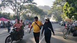 Olahraga Pagi di SLG, AKBP Edy Herwiyanto Tampilkan Kedekatan Sederhana Bersama Istri