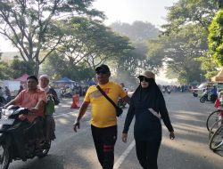 Olahraga Pagi di SLG, AKBP Edy Herwiyanto Tampilkan Kedekatan Sederhana Bersama Istri