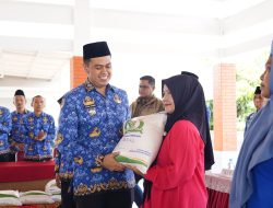 Belasan Ribu KK di Kota Blitar Terima Bantuan Beras dan Minyak Goreng