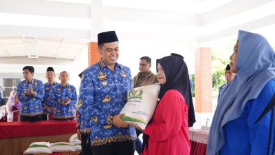 Belasan Ribu KK di Kota Blitar Terima Bantuan Beras dan Minyak Goreng