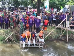 Peringati Hari Bumi dan Hari Kartini, Wali Kota Kediri Tebar Ribuan Benih Ikan di Sungai Brantas, Ini lnfonya