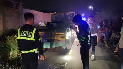 Tabrak Truk Terparkir di Ngoro, Dua Pengendara Motor Tewas di Lokasi