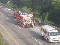 Dua Orang Tewas dalam Kecelakaan Truk di Tol Jombang–Mojokerto