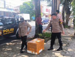 Bikin Geger Warga, Kotak Misterius Tergeletak Dua Hari di Trotoar, Polisi Pastikan Aman