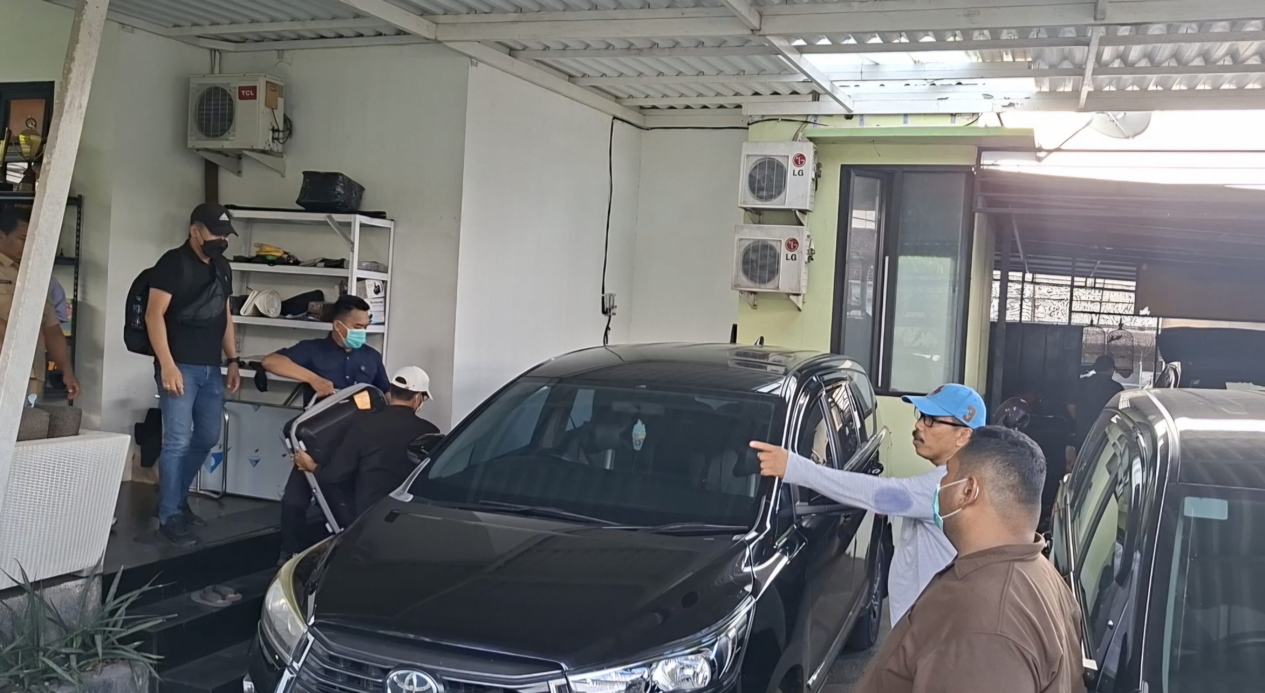 Geledah Rumah Kadis Kominfo Kota Madiun, KPK Sita 2 HP dan Dokumen SPPD