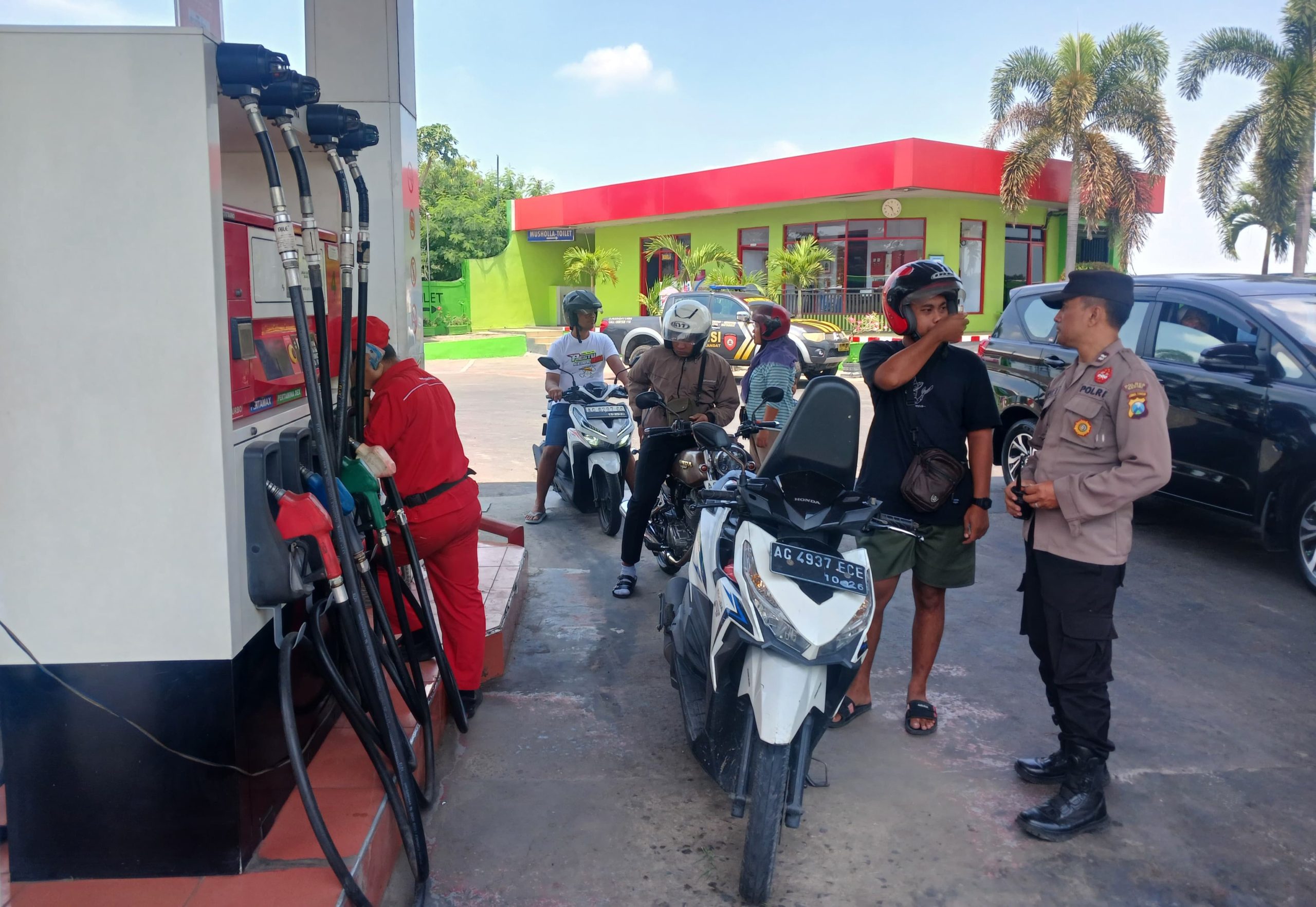 Polisi Pantau SPBU Antisipasi Panic Buying Isu Kenaikan BBM