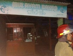Diduga Korsleting, Rumah Warga Sambiresik Terbakar