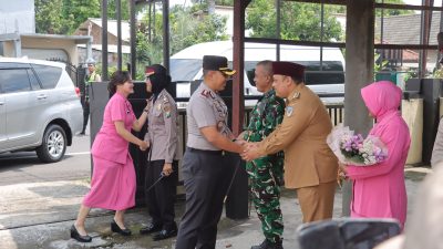 Kunker ke Mapolsek Papar, Kapolres Kediri Tekankan Peningkatan Pelayanan Publik