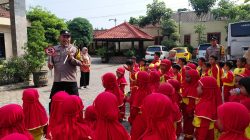 Polsek Ngadiluwih Kenalkan Tugas Polisi kepada Anak TK