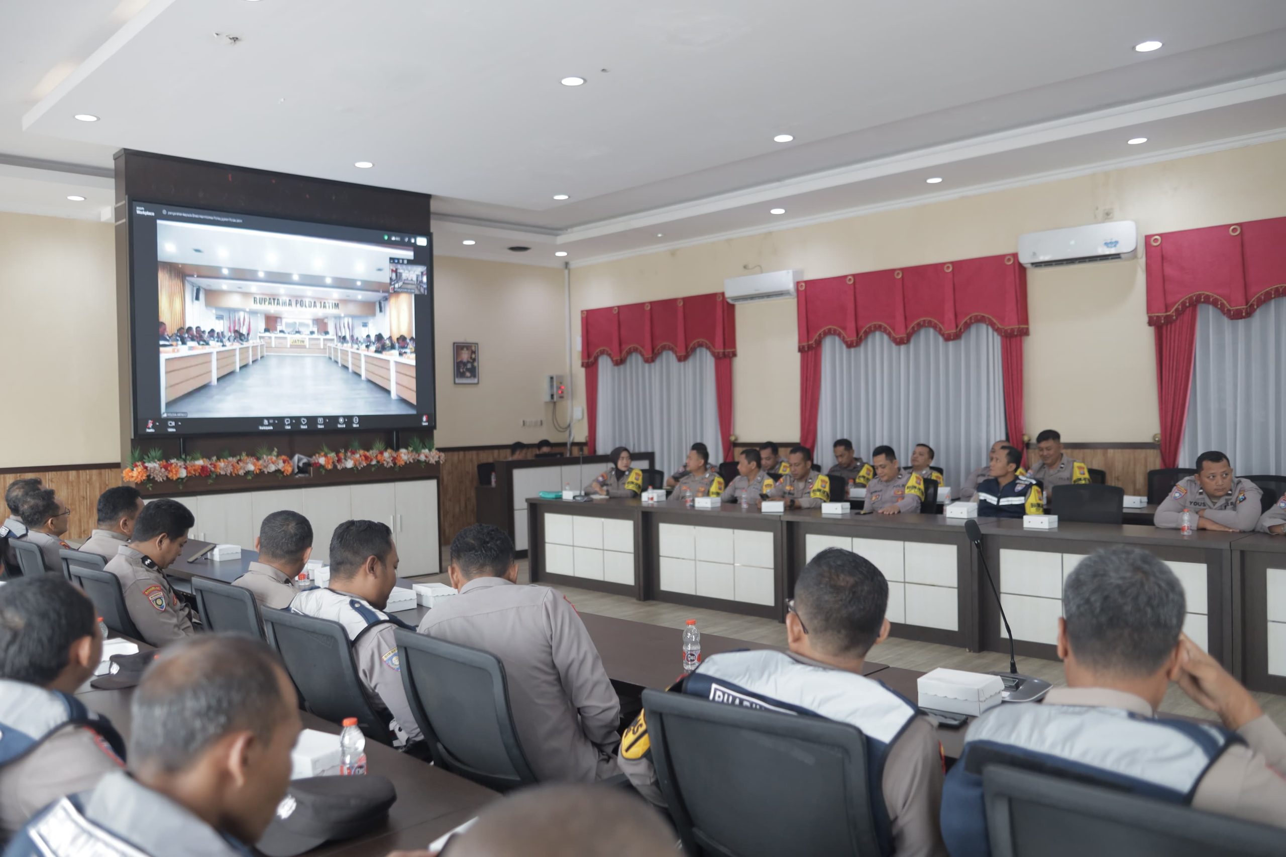 Perkuat Deteksi Dini, Bhabinkamtibmas Polres Blitar Ikuti Arahan Mabes Polri