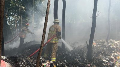 Sisa Api di Tempat Sampah Picu Kebakaran, Gudang Rosok di Plosoklaten Hangus