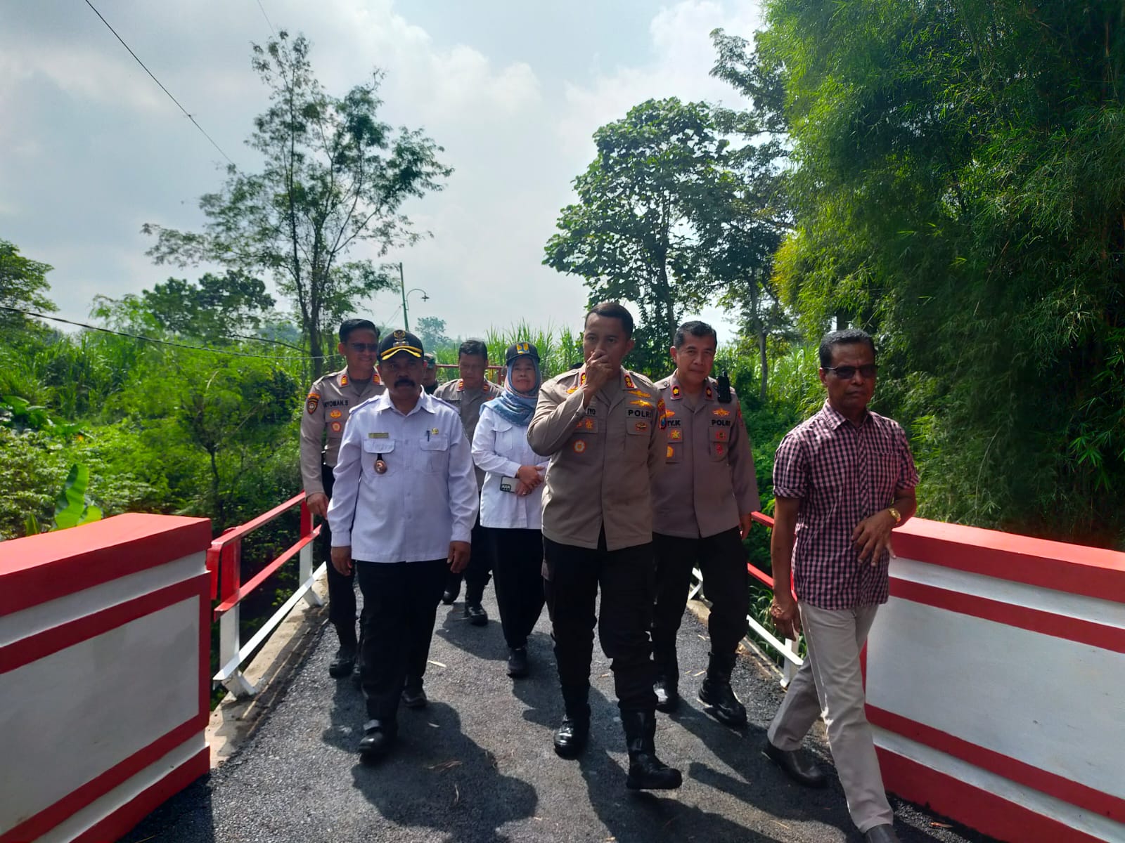 Kapolres Kediri Resmikan Jembatan Merah Putih Presisi di Kandangan