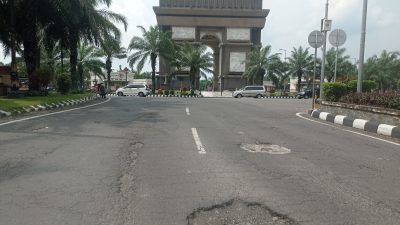 DPRD Desak Pemkab Kediri Segera Perbaiki Jalan Rusak di Kawasan SLG