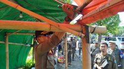 Satpol PP Ponorogo Tertibkan Lapak PKL Terlantar, Gerobak Diangkut dari Sejumlah Ruas Jalan