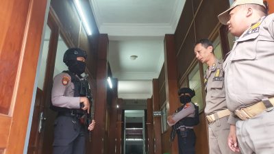 KPK Kumpulkan 34 Kepala OPD Tulungagung, Dua Kantor Ikut Digeledah