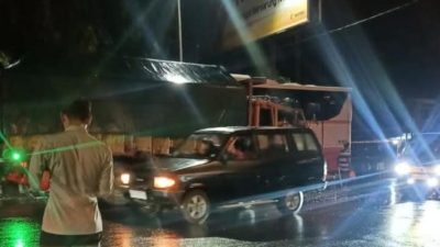 Langgar Marka, Bus dan Truk Adu Banteng di Tulungagung