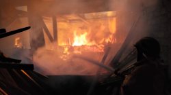 Pabrik Mebel di Tulungagung Terbakar, Kerugian Capai Rp70 Juta