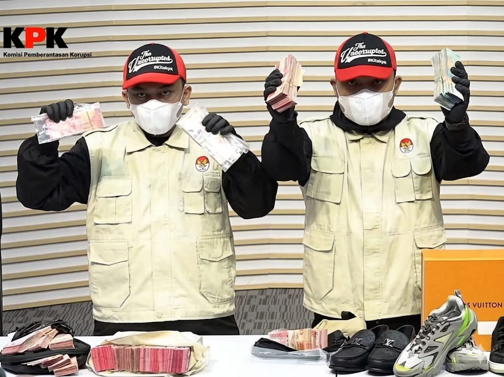 OTT Bupati Tulungagung, KPK Sita Rp 335 Juta dan Barang Mewah Diduga Hasil Pemerasan