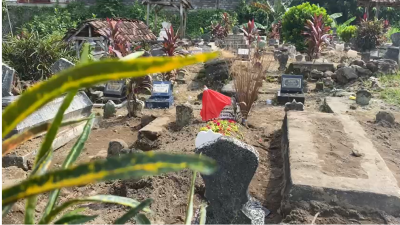 Yai Mim Dimakamkan di Blitar, Penuhi Wasiat Dekat Makam Orang Tua
