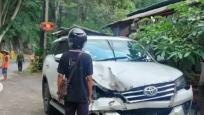 Longsor Batu Kembali Terjadi di Jalur Trenggalek–Ponorogo, Fortuner Tertimpa, Sopir Selamat