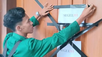 Dua Kali Audiensi Gagal, Mahasiswa Segel Ruang Aspirasi DPRD Tulungagung