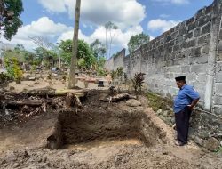 Sekeluarga Asal Blitar Tewas dalam Kecelakaan Beruntun di Probolinggo, Dimakamkan Satu Liang Lahat