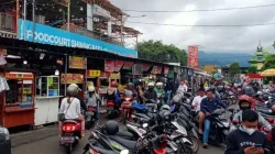 Dugaan Pungutan Liar Stan PKL Alun-Alun Kota Batu Mencuat