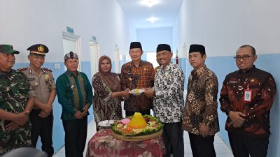 Wujudkan Generasi Emas, Bupati Lamongan Resmikan SPPG Ponpes Wali Songo untuk Program MBG