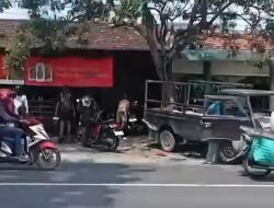 Mobil L300 Oleng di Jalur Lamongan–Mojokerto, Hantam Dua Motor, Tiga Orang Terluka
