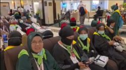 Identitas Unik Jemaah Haji Lamongan, Mawar Merah Jadi Penanda Agar Tak Tersesat di Tanah Suci
