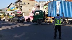 AIPDA Muryadi Intensifkan Pengamanan Lalu Lintas di Simpang Tiga Kodim, Tekankan Disiplin Berkendara