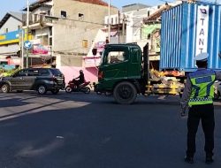 AIPDA Muryadi Intensifkan Pengamanan Lalu Lintas di Simpang Tiga Kodim, Tekankan Disiplin Berkendara