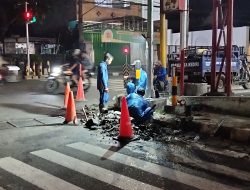 PDAM Tirta Dhaha Kediri Gerak Cepat Tangani Kebocoran Pipa di Simpang Empat Letjend Suprapto