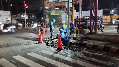 PDAM Tirta Dhaha Kediri Gerak Cepat Tangani Kebocoran Pipa di Simpang Empat Letjend Suprapto
