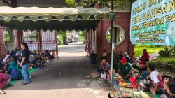 Warga Pojok Tunda Aksi ke Pemkot Kediri, Tunggu Pencairan Kompensasi TPA Klotok