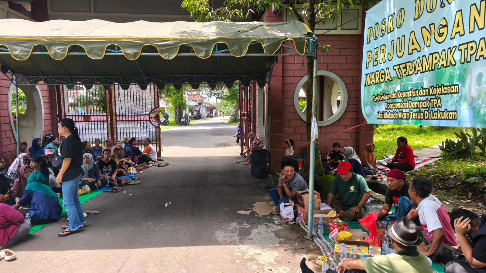 Warga Pojok Tunda Aksi ke Pemkot Kediri, Tunggu Pencairan Kompensasi TPA Klotok